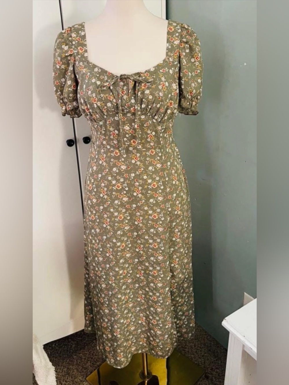 Floral Puff-Sleeve Midi Dress in Olive